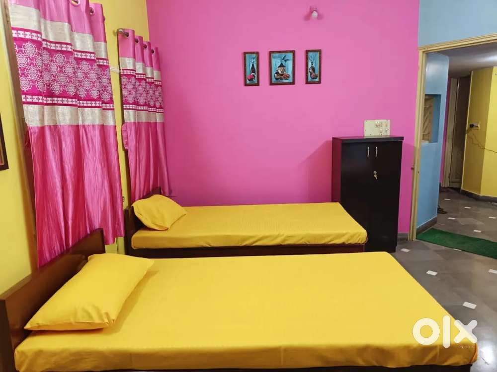 Pg with All Facilities for Boys Near Amit nagar circle Karelibagh