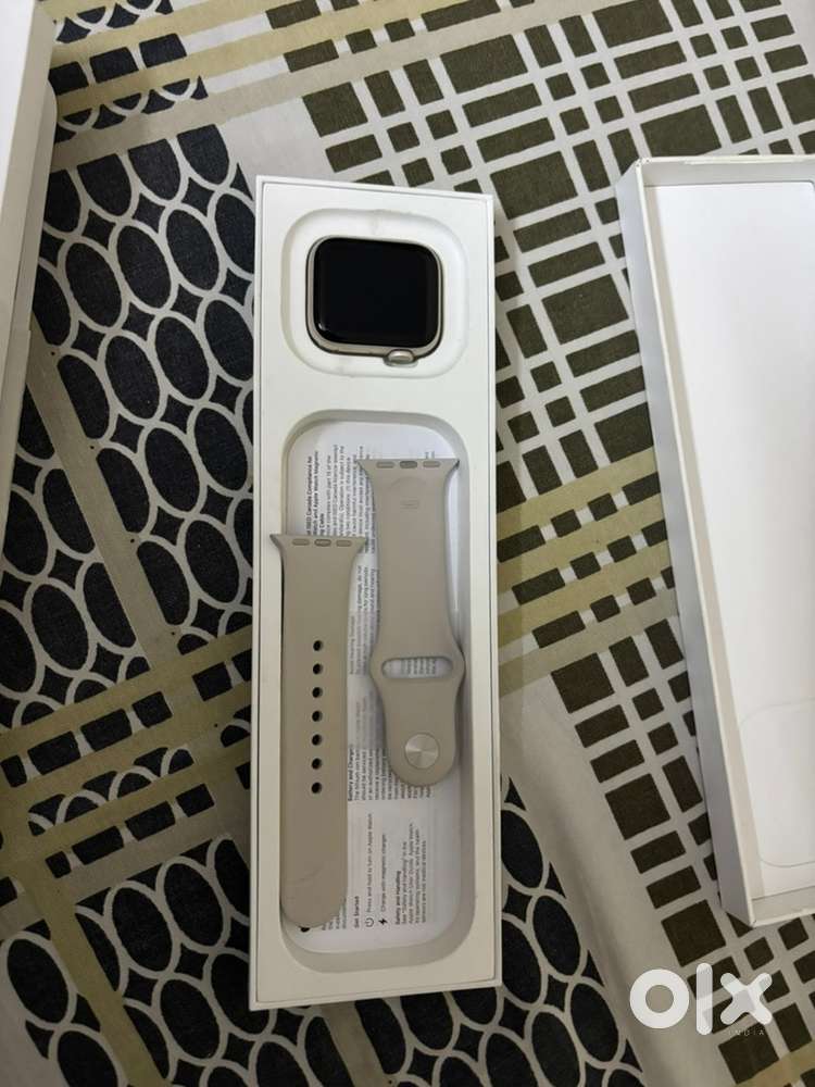 appel Watch 40MM SE series starlight aluminium case
