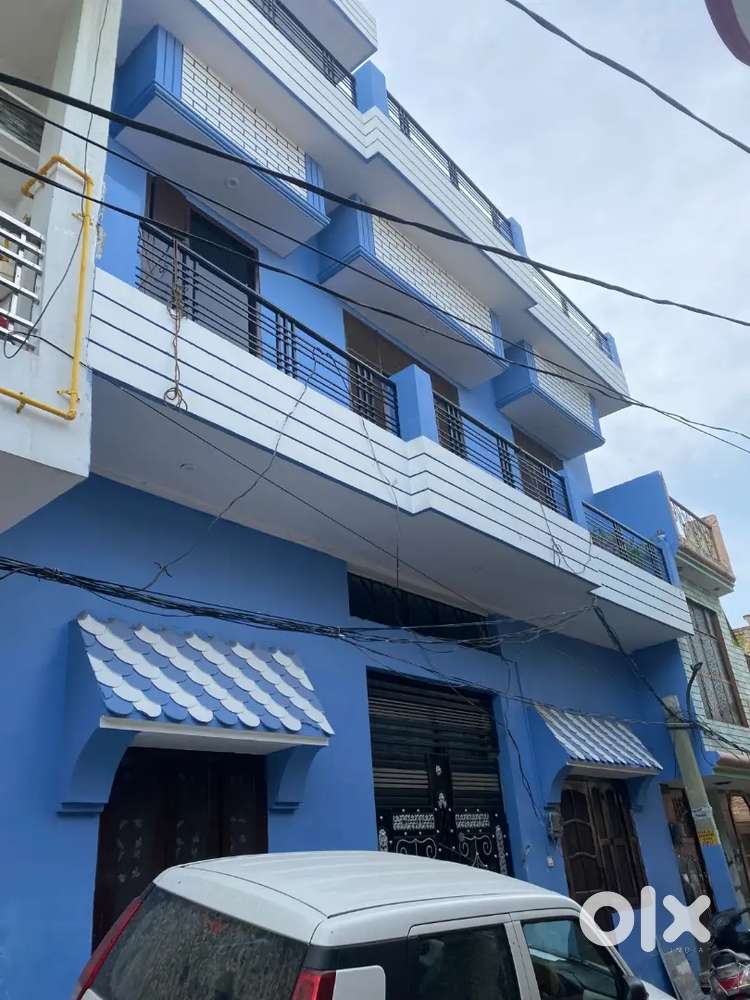 Family House for sale in defence colony ( 104 gaz )