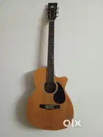 GB&A guitar high level branded Guitar only 1 year purana hai mrp 15000