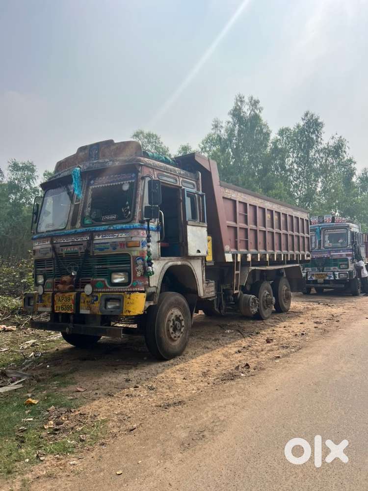 Tata 12 tyre tipper
