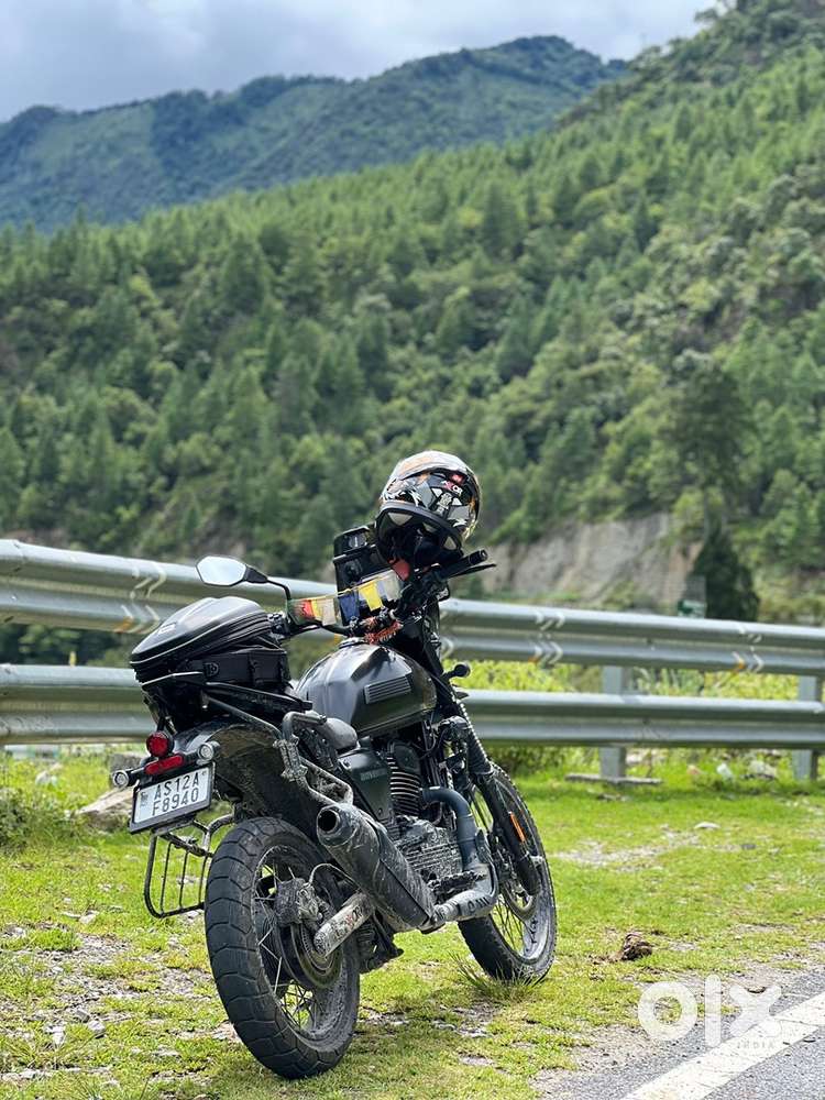 Yezdi Adventure Mambo Black