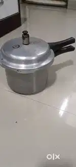 PRESTIGE PRESSURE COOKER - 3 LITRE