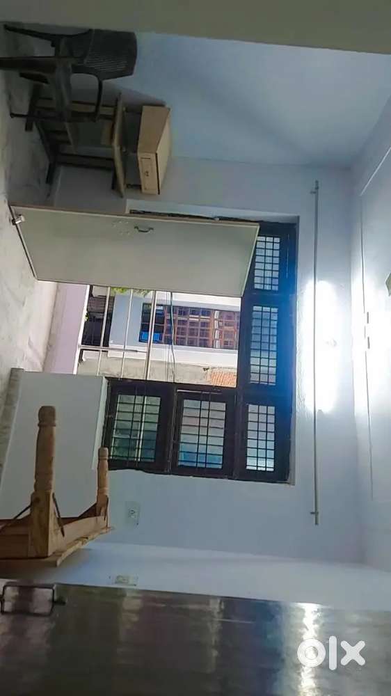 1bhk room available for rent in dayal bagh agra for rent