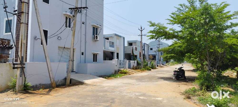 135 SQ YARDS INDEPENDENT HOUSE FOR SALE