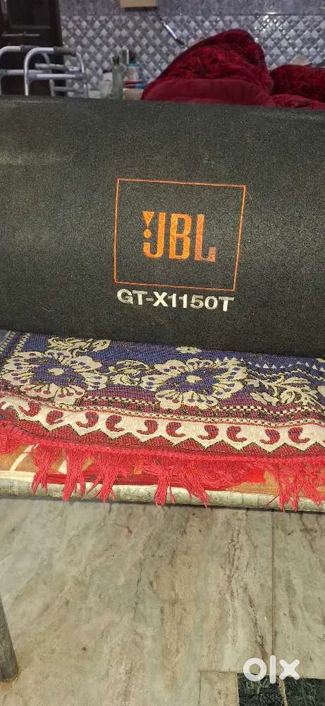 JBL bas tube