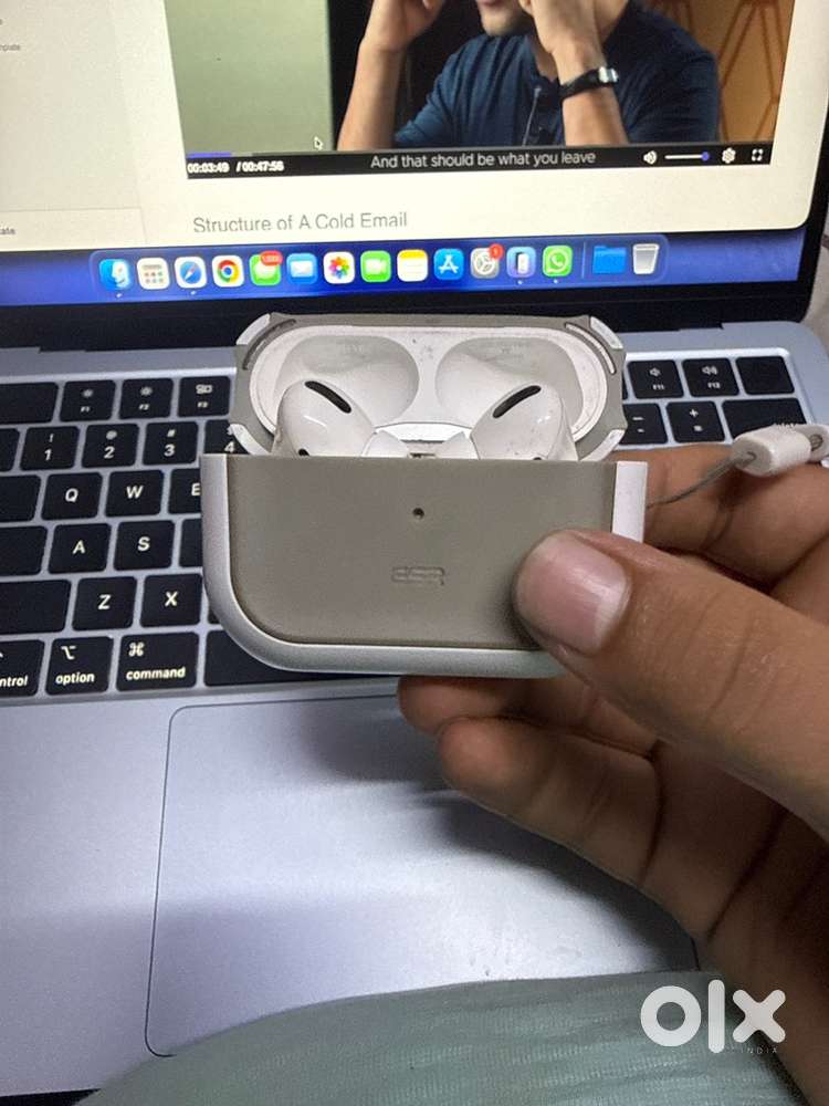 AIRPODS PRO