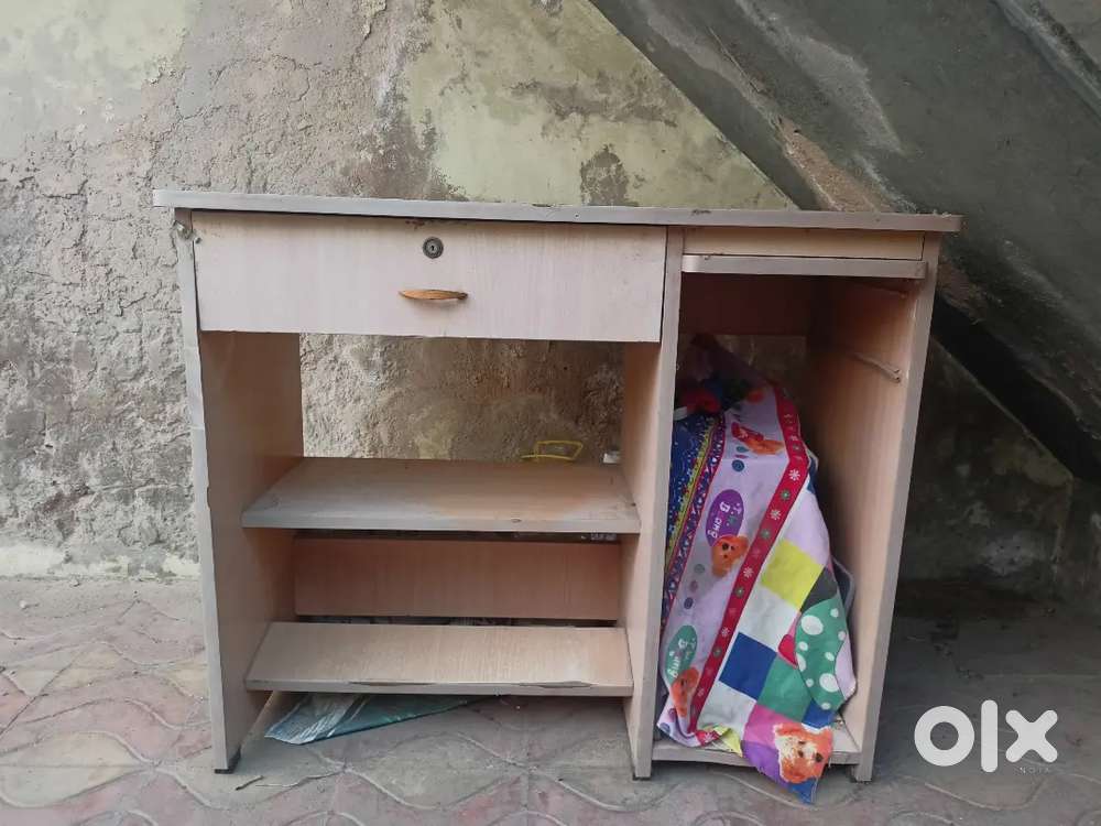 Computer and Study Table for sale at just 1800