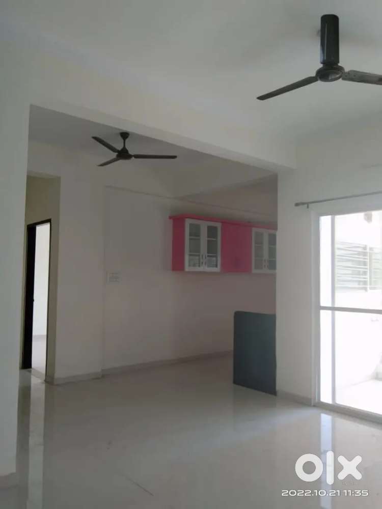 Rent for 3bhk flat semi furnished covered campus near aakruti ko City.