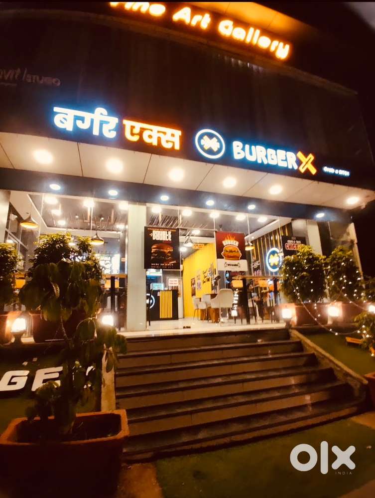 Boy & girl chaiye jo front and kitchen me kam kar sake.