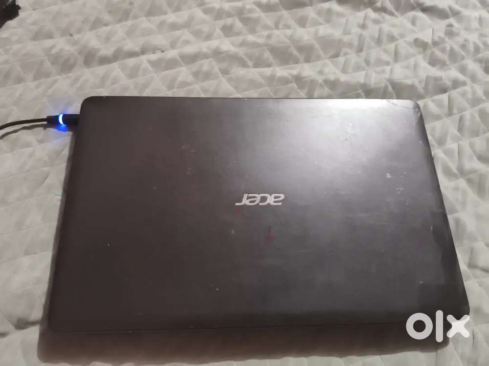 Acer leptop 2+2gb ram