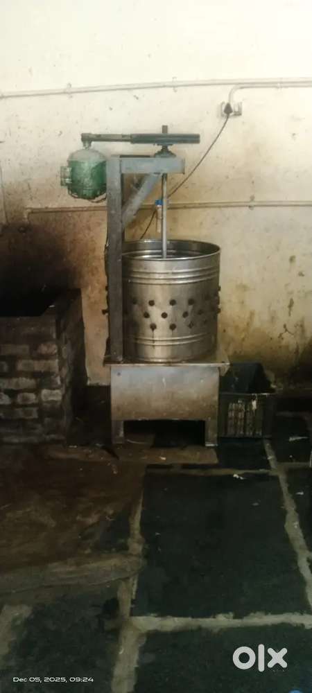 Chicken centar Good location maine road. Khadar bad