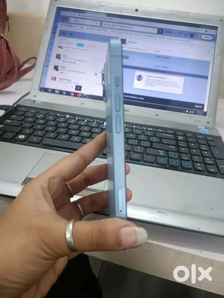 Selling my 6 month old iphone 14 need urgent money