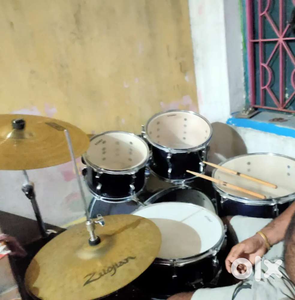 TAMA DRUM  SET