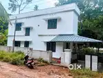 Thottakkad - Kuttikkal Road - 4 Cent , 1000 Sqft , 3 Bed Room House