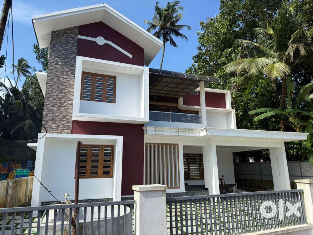 ഏറ്റുമാനൂർ ടൗണിൽ , അതിമനോഹരമായ കിടിലൻ വീട്