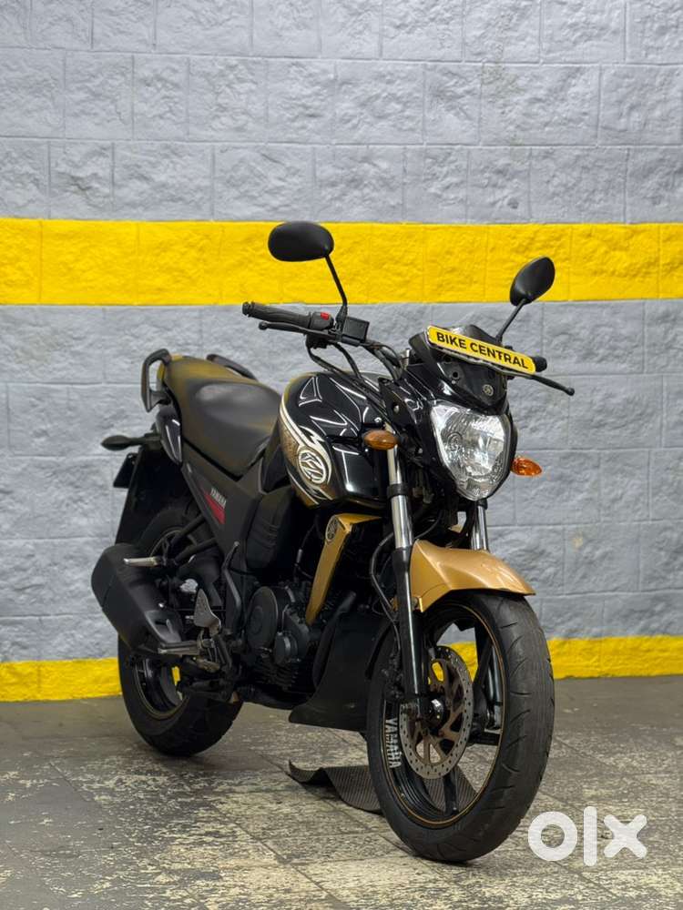YAMAHA FZ (2047)
