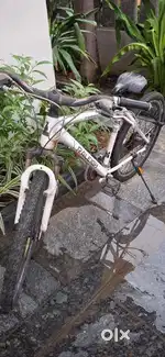 RALEIGH CYCLE WITH GEAR