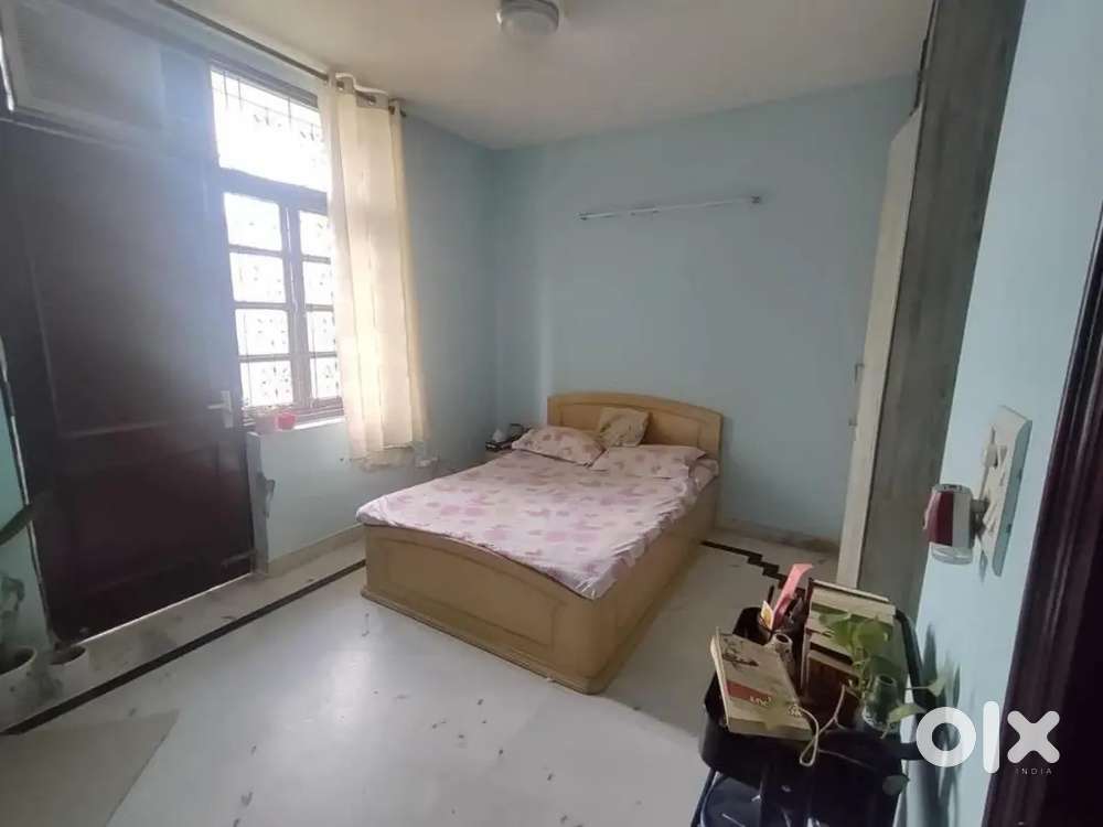 1bhk flat available