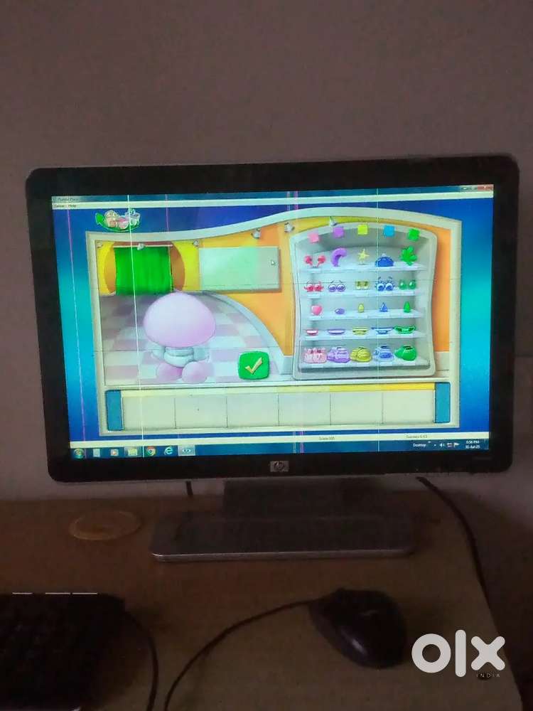 Tv Computer HP windows 07 bill gates Microsoft table wood furniture ok