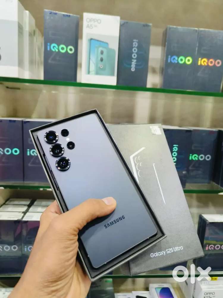 Samsung galaxy s25 ultra 12/512gb 5 month old with bill box