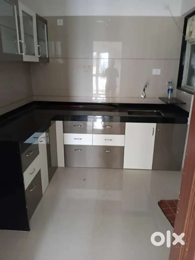 2bhk flat rent all amnites society teen hatti chowk dhankawadi family