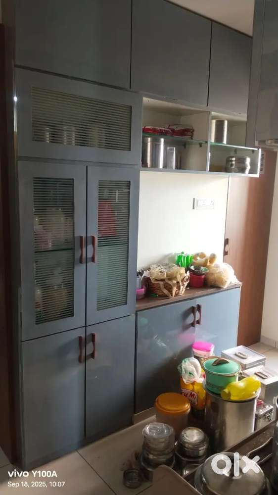 2 bhk luxury farnish flat rent supar atmosphere are cllas garden