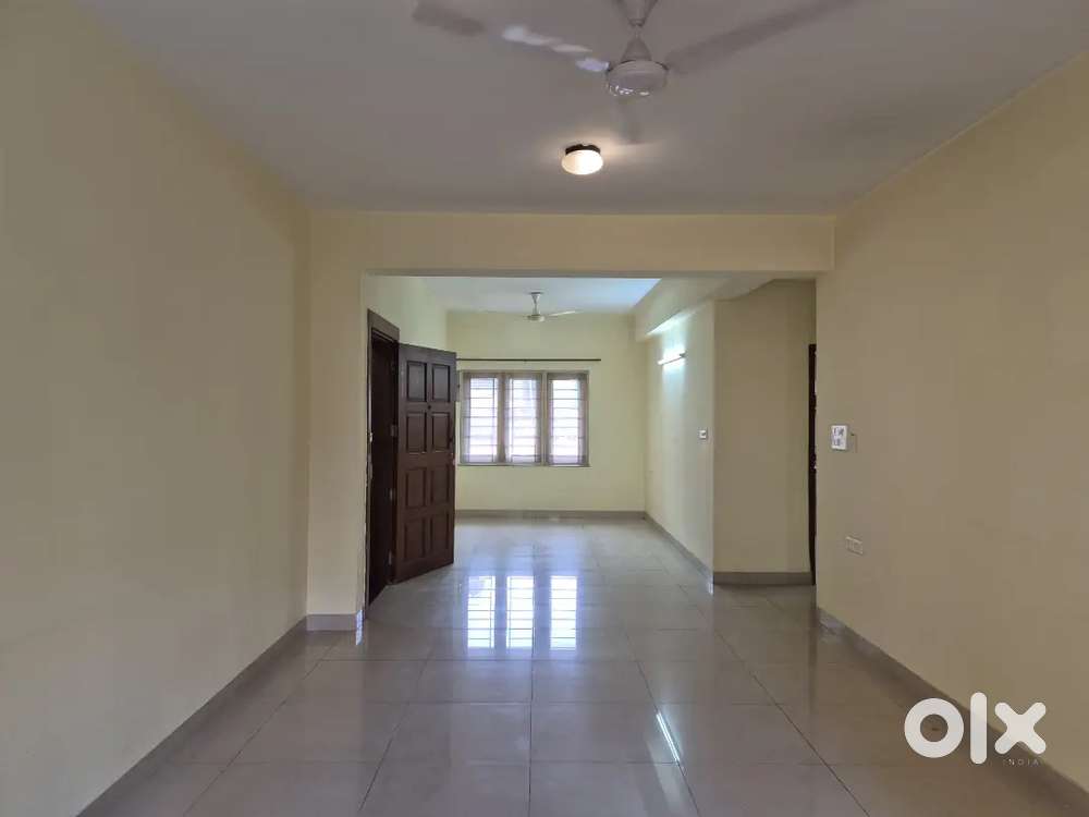 3 bhk unfurnish flat wit kitchen cabinets at kamat royale 45 k