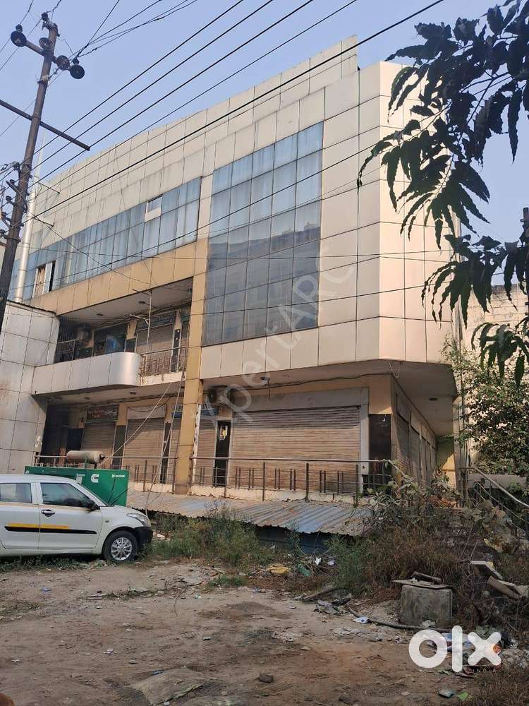 Commercial Shop in Indrapuram