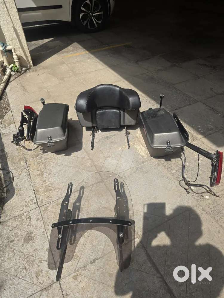 Harley iron 883 luggage carrier  top box