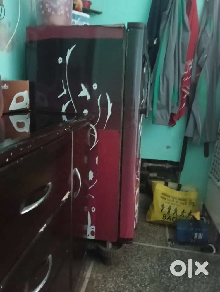 Fridge purana ho gaya hai mujhe nyayalay ne