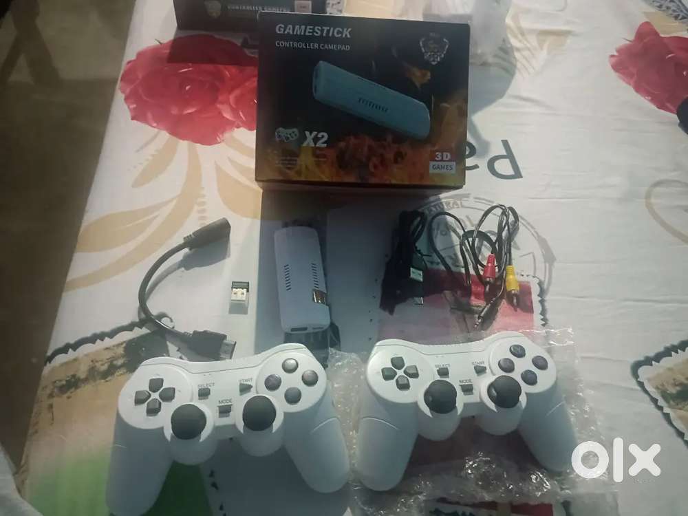 1 stick games with 2 blutooth Remote. And one gamepad controller.