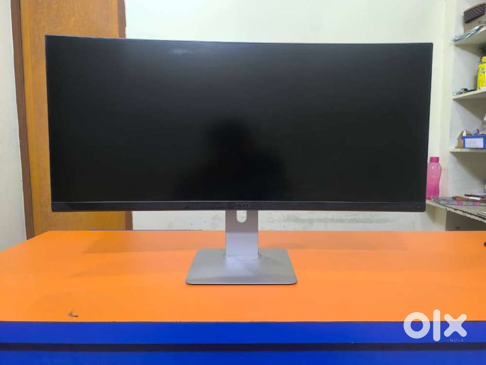 Dell 34 Ultrasharp Curved QHD IPS Monitor with 1 MONTH WARRANTY