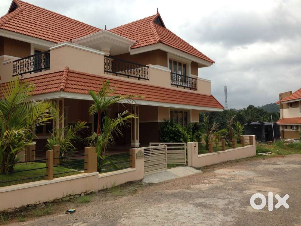 Luxurious villa in a gated community for rent