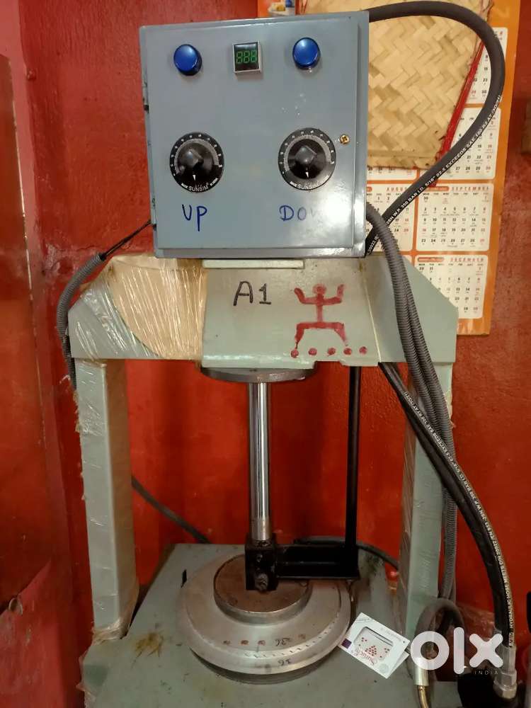 Disposal paper plate machine with two dise and hidrolik oil