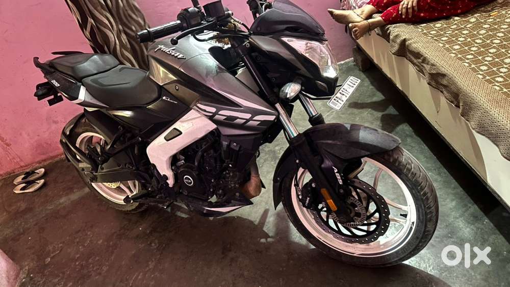Bajaj Ns 200