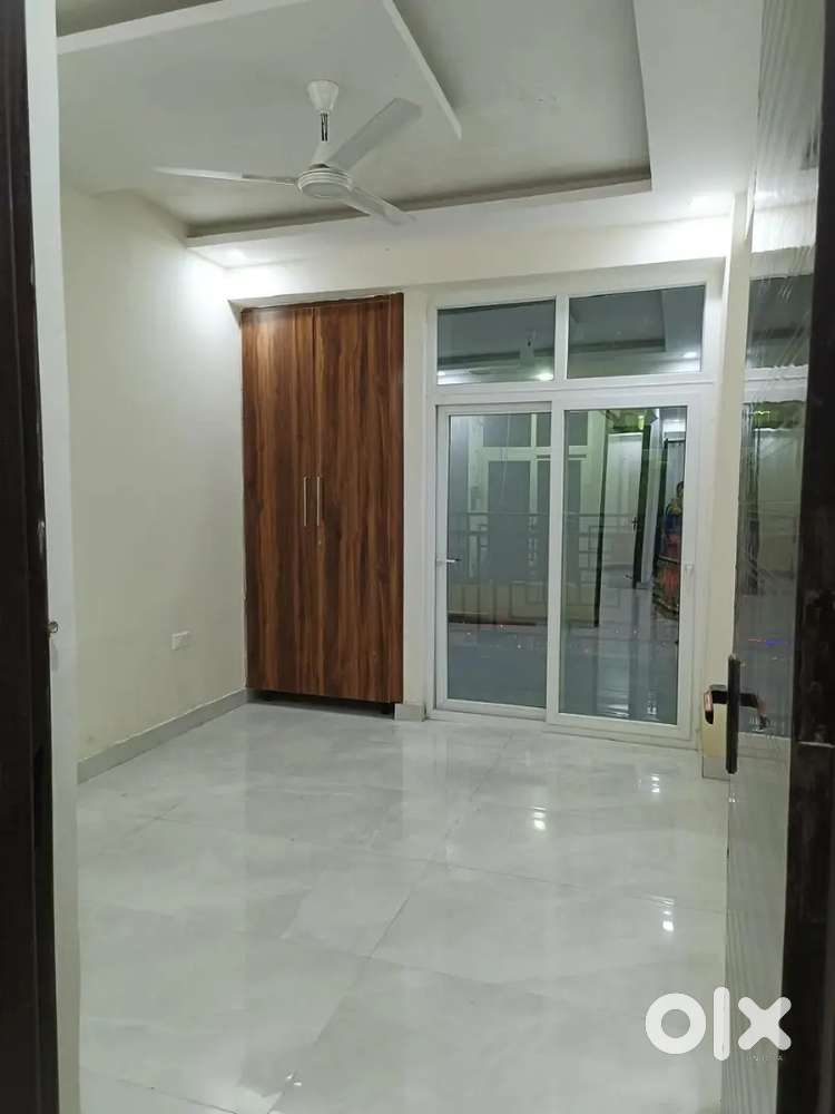 3BHK Flat with 2 Bathroom and 1 car parking in Noida Extension