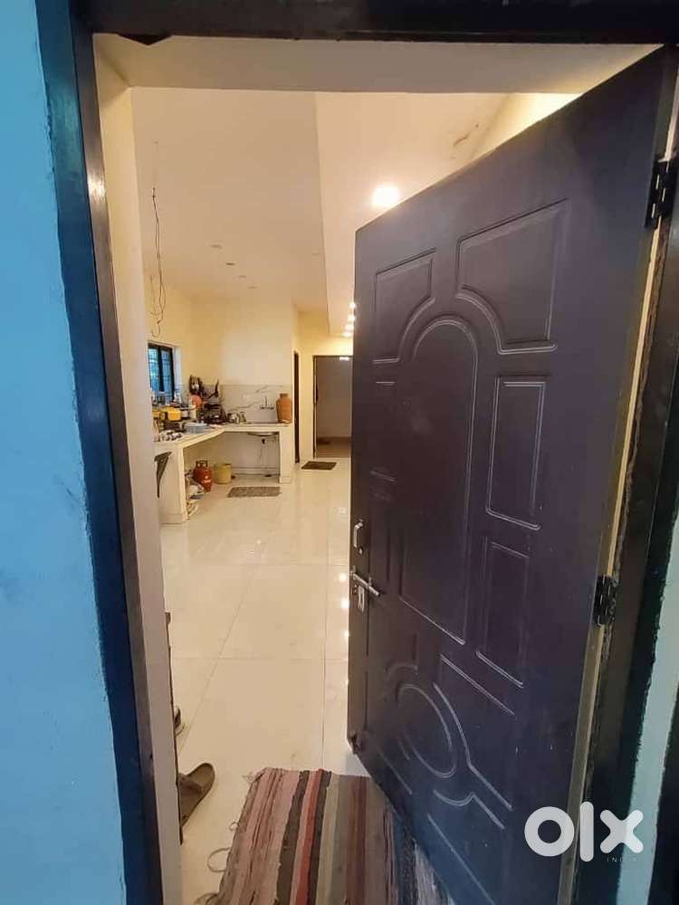 2bhk rent semi-furnished