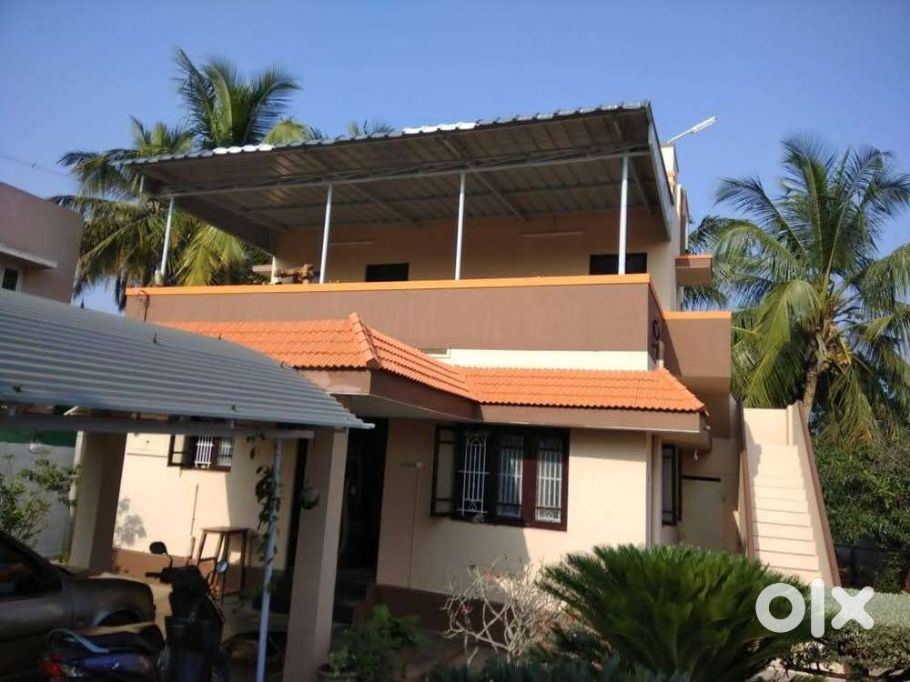 Independent House with Garden In Jothi Nagar Pollachi