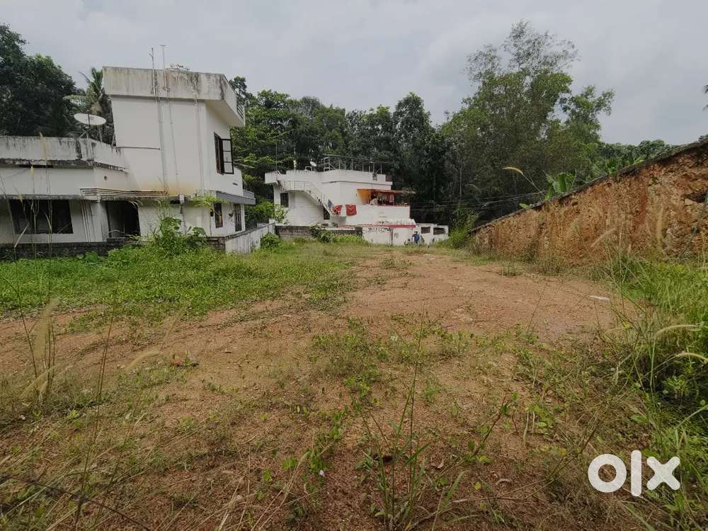 9.5 cent land for sale at vilappilsala near to junction