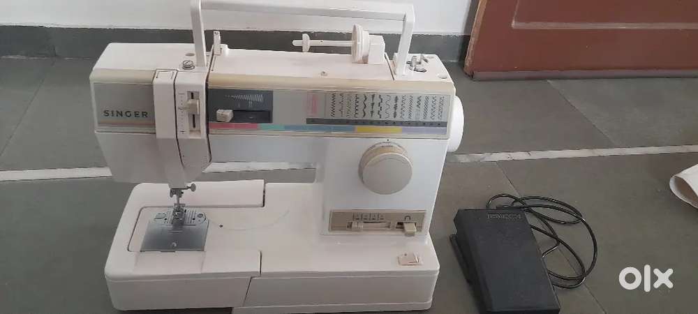 SINGER SEWING MACHINE ( FASHON MAKER  )