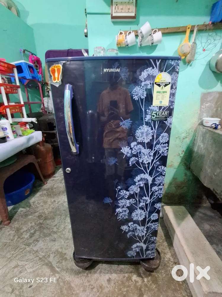 Hyundai single door 190 l refrigerator 2 years warranty left