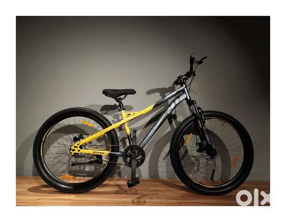 91 WIND RIDER 26 (GREY YELLOW)
