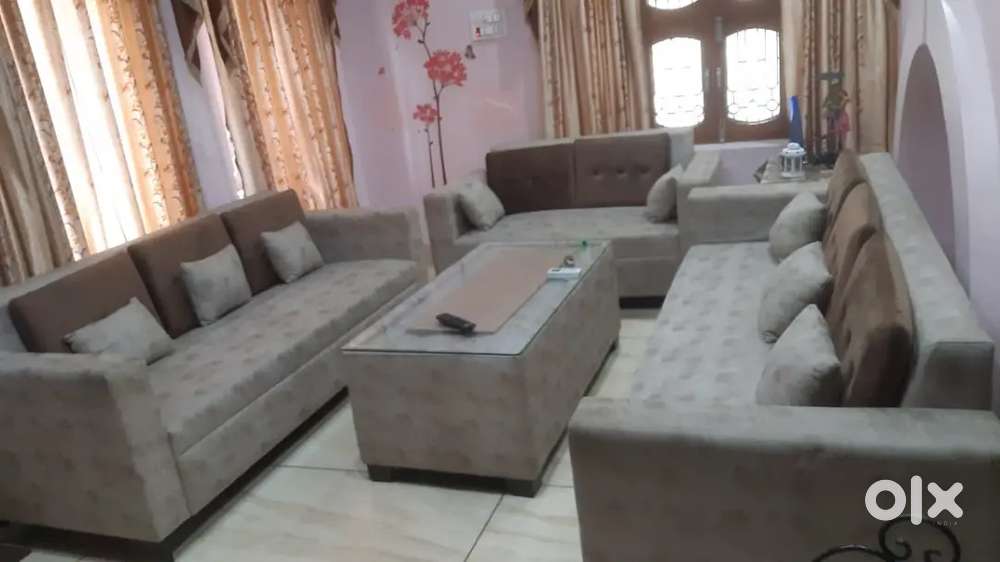 Sofa and center table