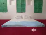 Rooms available in a peaceful area for daily basis, vishwanath temple