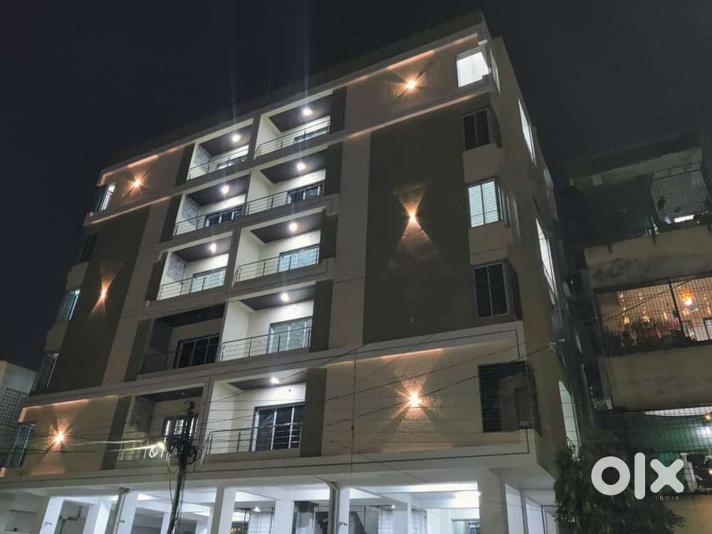 3 BHK NEWLY FLAT IN MANEWADA LOCATION .