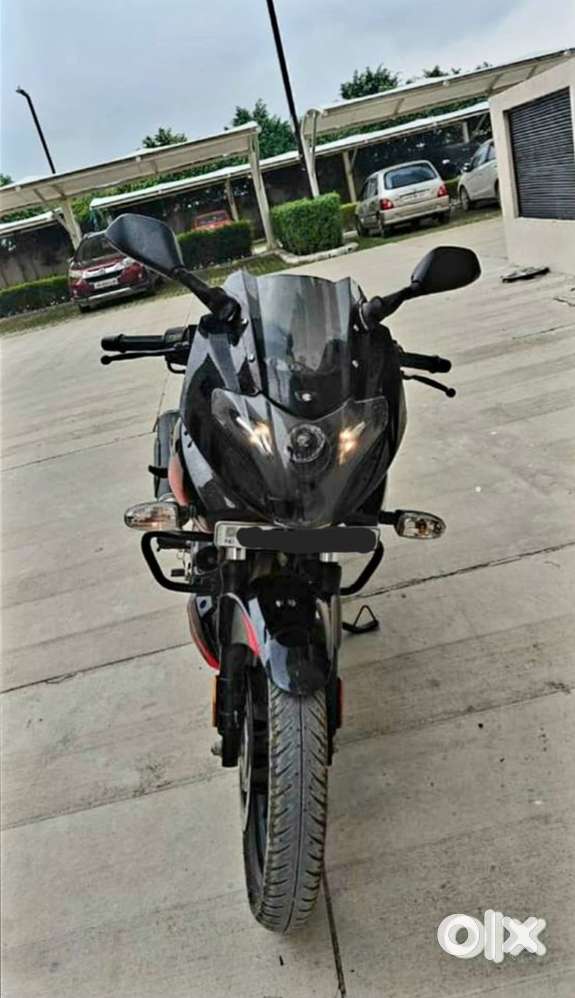 Ek dum new showroom condition me hai only 18000  km driven