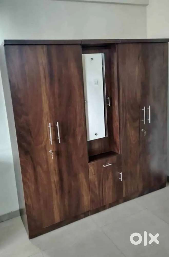 5 DOOR CUPBOARD AVAILABLE FACTORY STORE