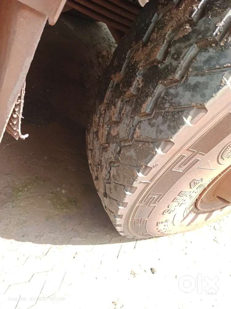 14 wheeler truck good condition