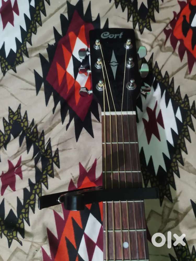 New guitar with best sound quality 4 months old